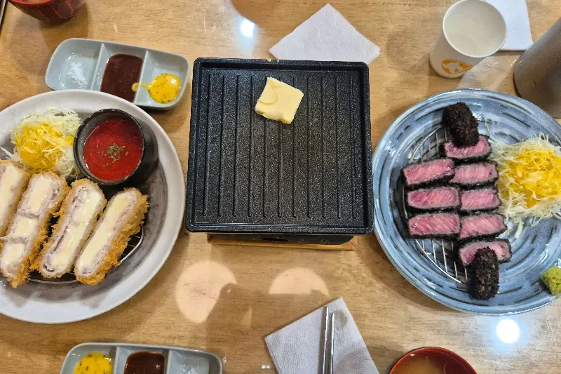 규카츠, 히레카츠, 그리고 곁들임