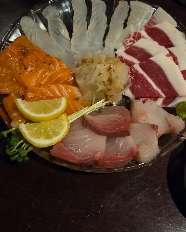 싱싱한 사시미 모듬