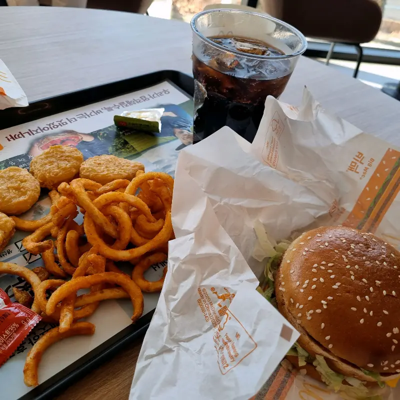 맥너겟과 컬리후라이