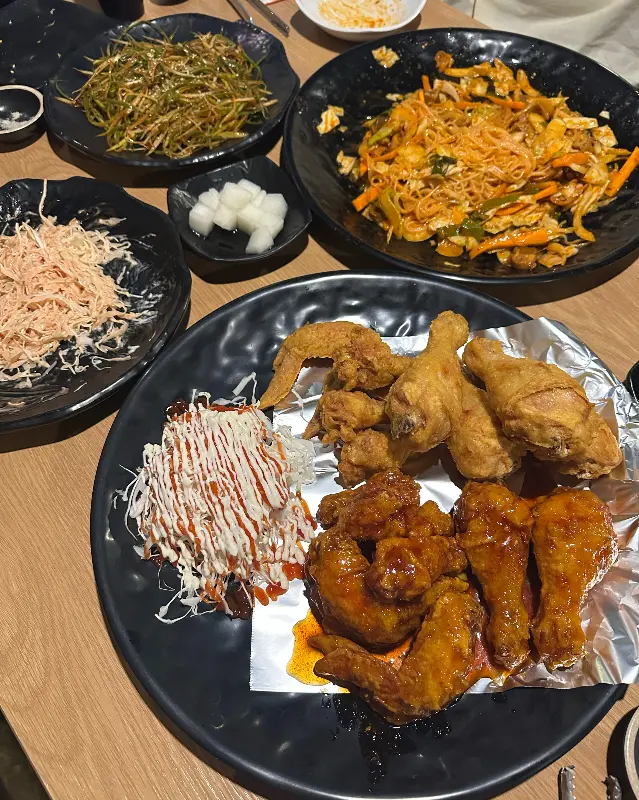 압도적인 비주얼의 반반 치킨