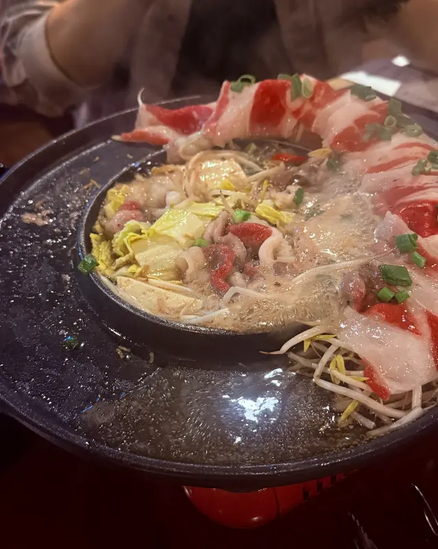 끓고 있는 스키야끼