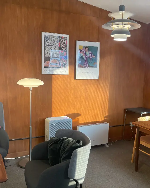 카페 내부 인테리어