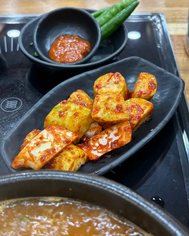 25시 뼈다귀탕의 밑반찬