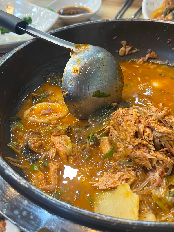 뼈해장국의 푸짐한 모습