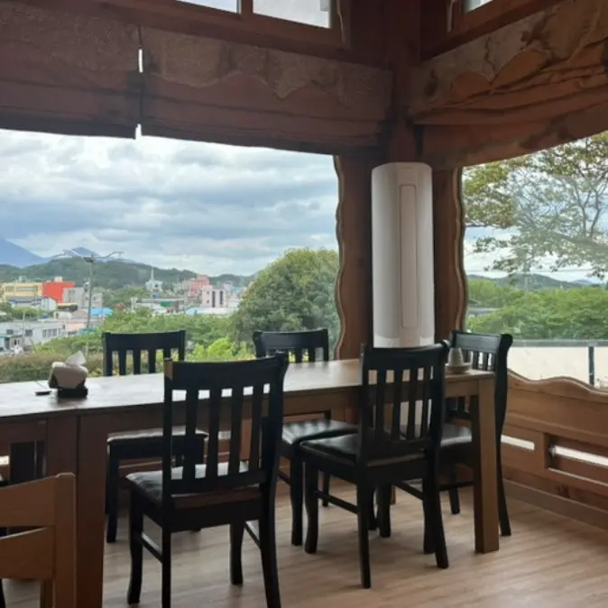 별주부한정식 실내 좌석