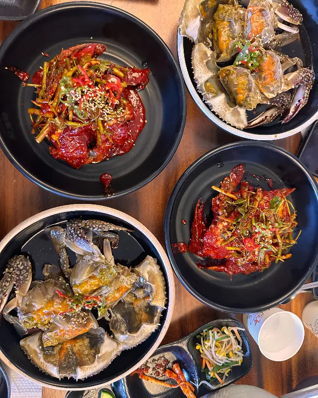 간장게장과 양념게장의 매혹적인 자태