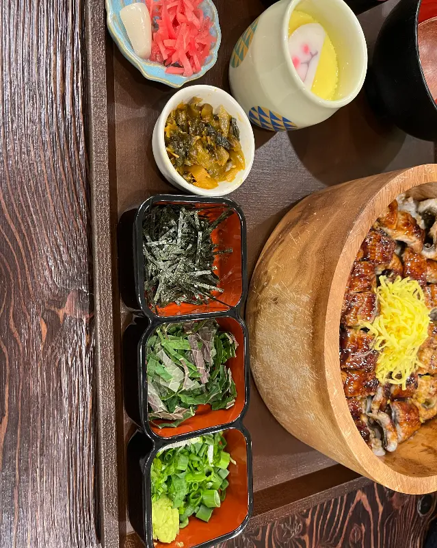 다양한 곁들임 재료들