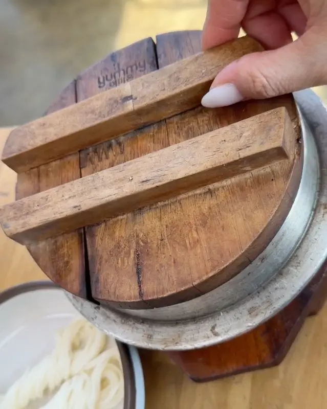 돌솥 뚜껑 사진