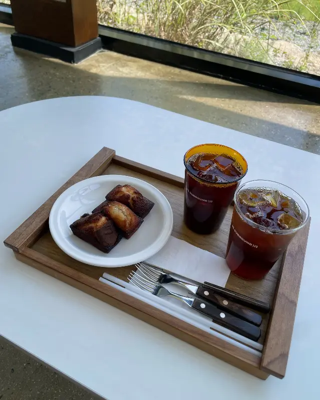 커피와 휘낭시에