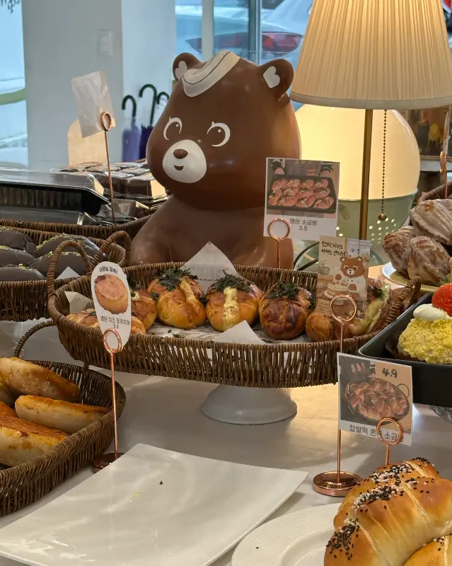 다양한 빵과 디저트