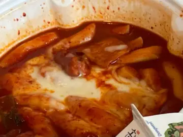 매콤한 유혹, 공주에서 만나는 엽기떡볶이 맛집 순례기