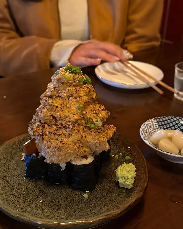 안키모가 산처럼 쌓인 안키모 호소마끼