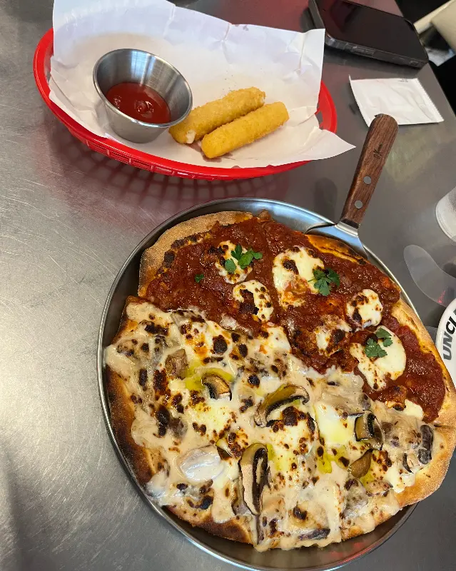 엉클피자 내부 모습