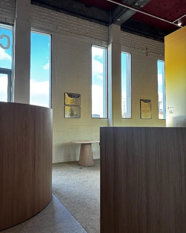 페이퍼버드 커피 내부 인테리어