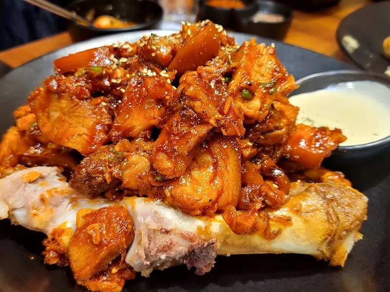 매운 양념 족발