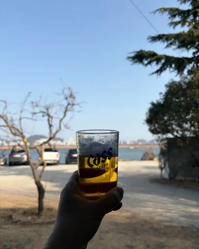 식당 내부의 깔끔한 모습