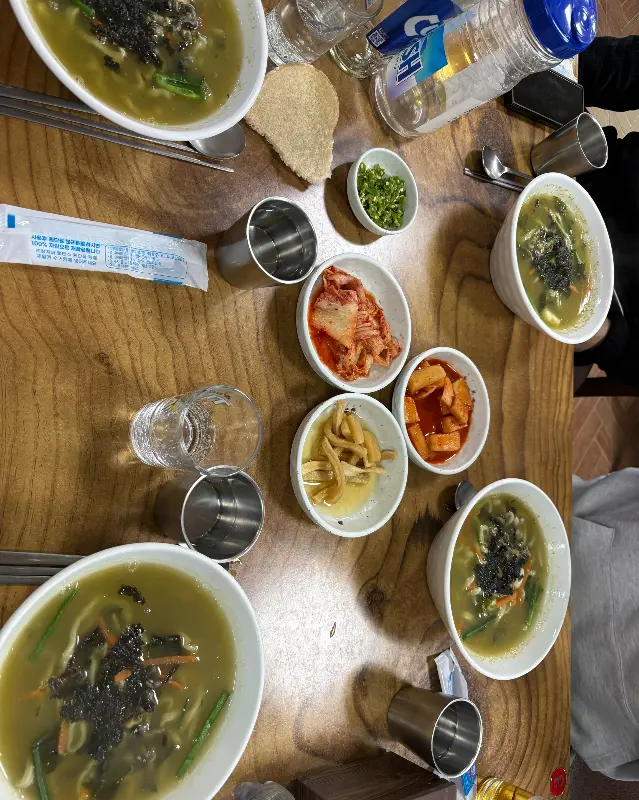 푸짐한 보말칼국수 한 상 차림