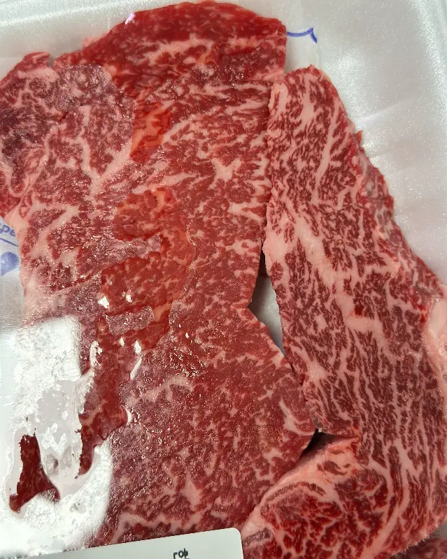 마블링이 예술적인 횡성 한우 등심