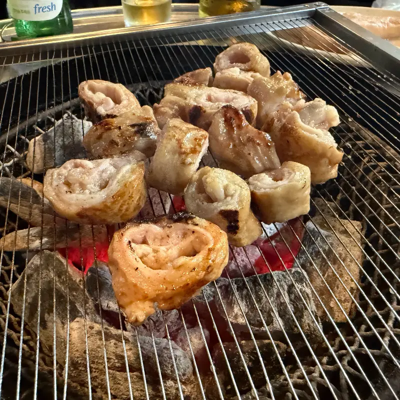 숯불에 구워진 막창