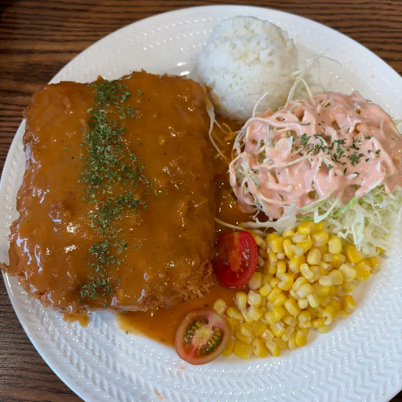 클래식한 분위기를 자아내는 돈까스 메뉴