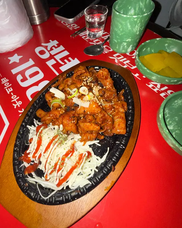 닭발과 곁들여 먹는 양배추 샐러드