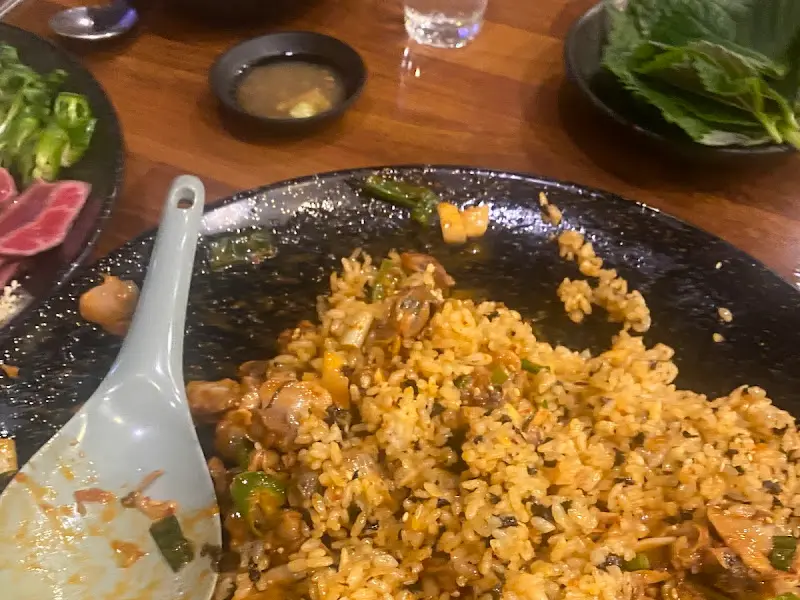 꼬막비빔밥을 깨끗하게 비운 접시