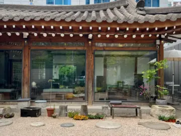 고즈넉한 시간 속으로, 광명 한옥카페 소하고택에서 즐기는 특별한 맛집 탐방