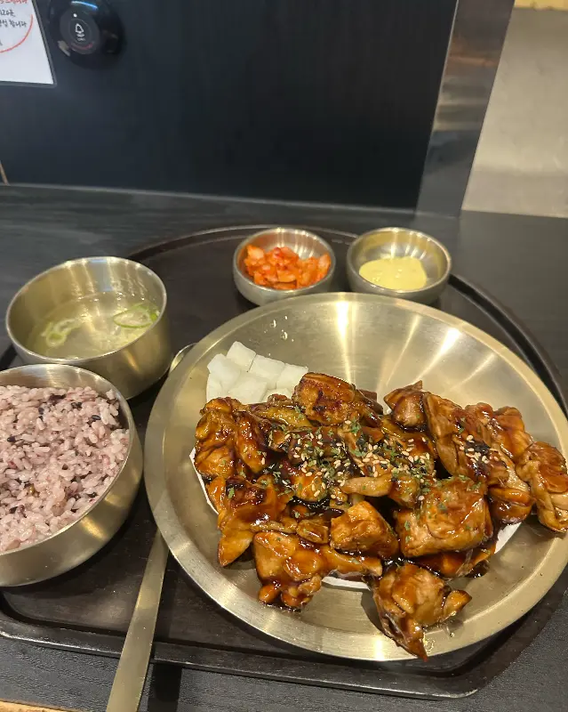 닭고기 정식 한상차림