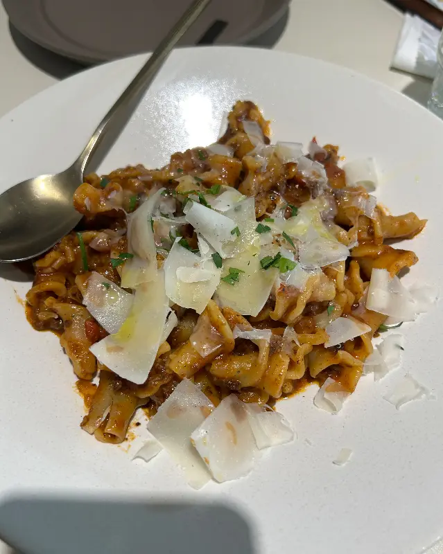 화이트 라구 파스타