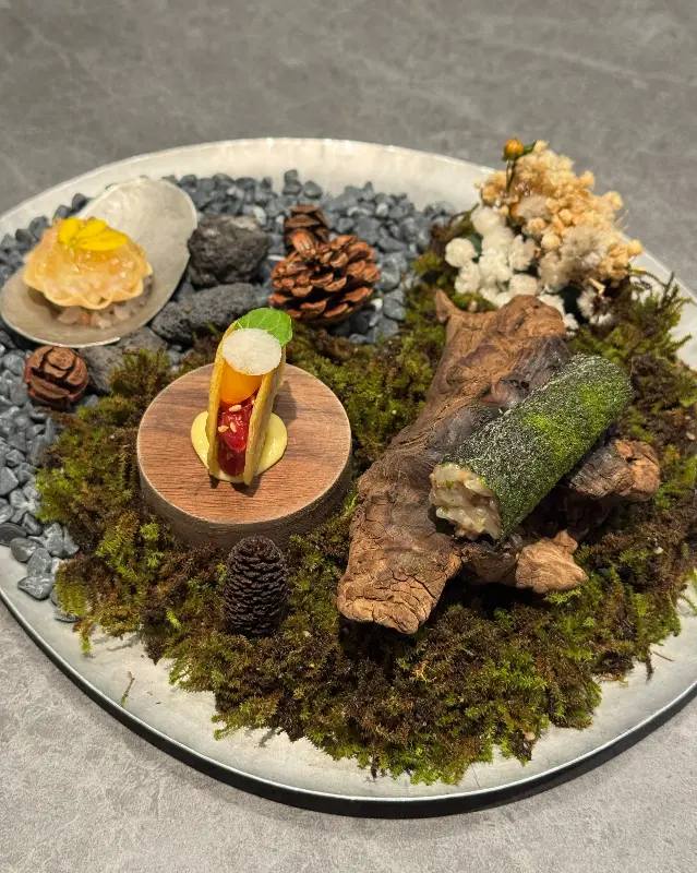 눈과 입을 사로잡는 고우가의 한입 요리