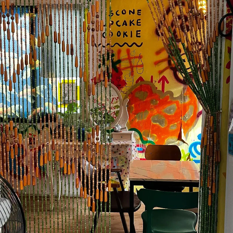 카페 내부의 레트로풍 인테리어