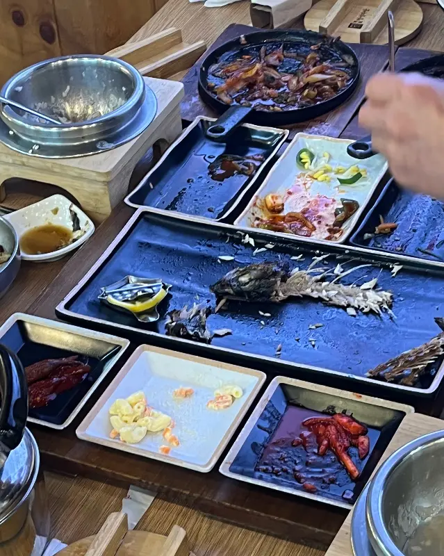 남김없이 싹싹 비운 흔적