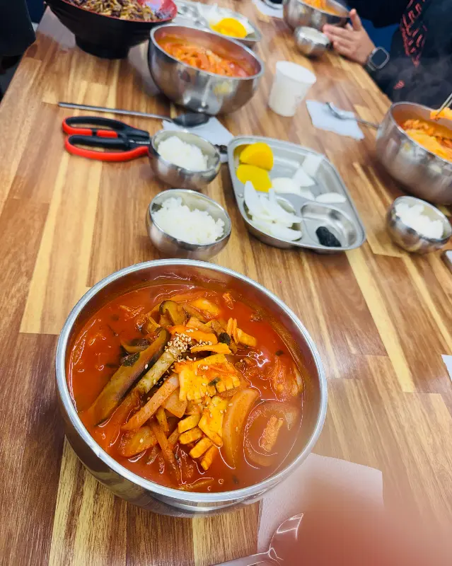 푸짐한 몽짬뽕 한상차림