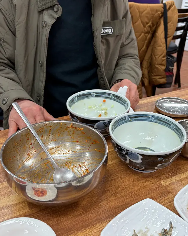 깨끗하게 비워진 그릇