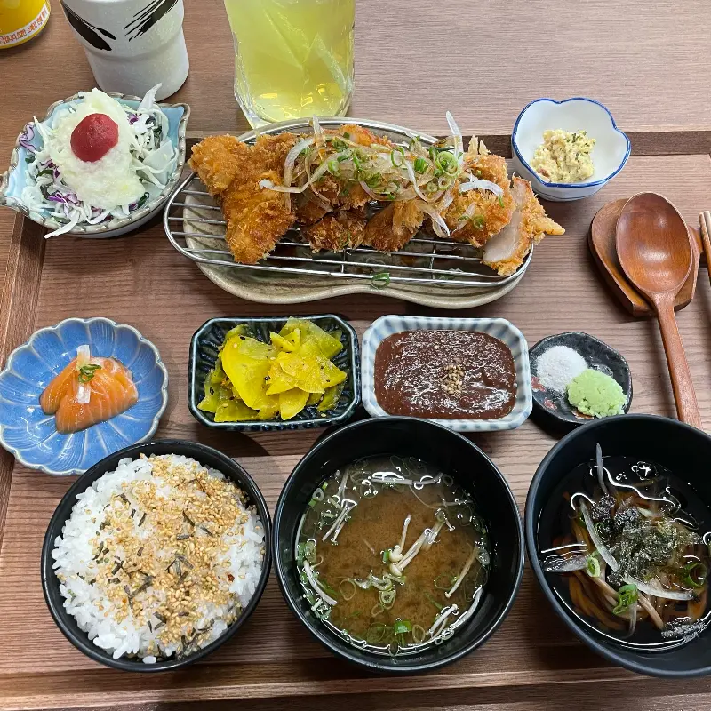 오오무 정식의 풍성한 구성