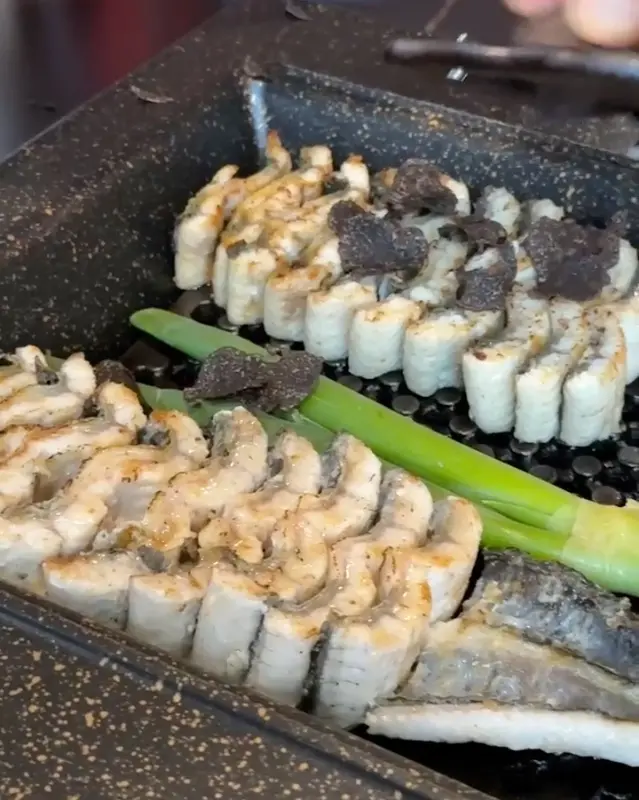 트러플이 듬뿍 올라간 장어