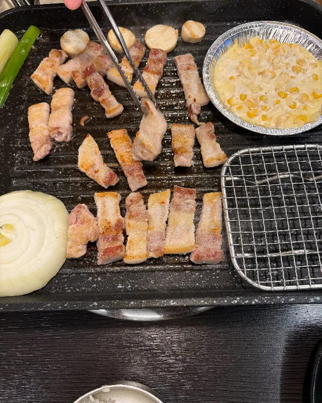 고기 굽는 모습