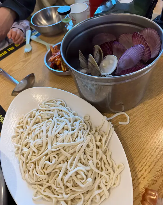 쫄깃한 칼국수 면