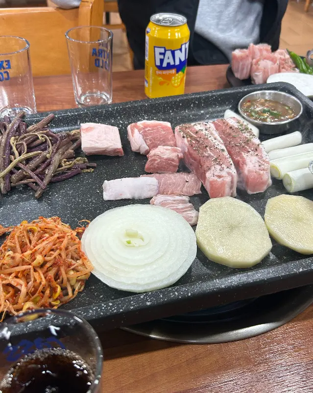 고기 한 상 차림