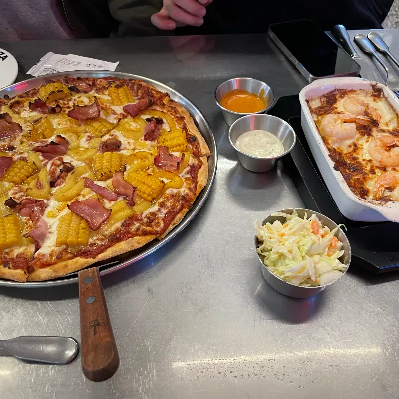 피자와 오븐 스파게티