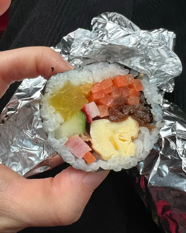 다소미 김밥 김밥 단면