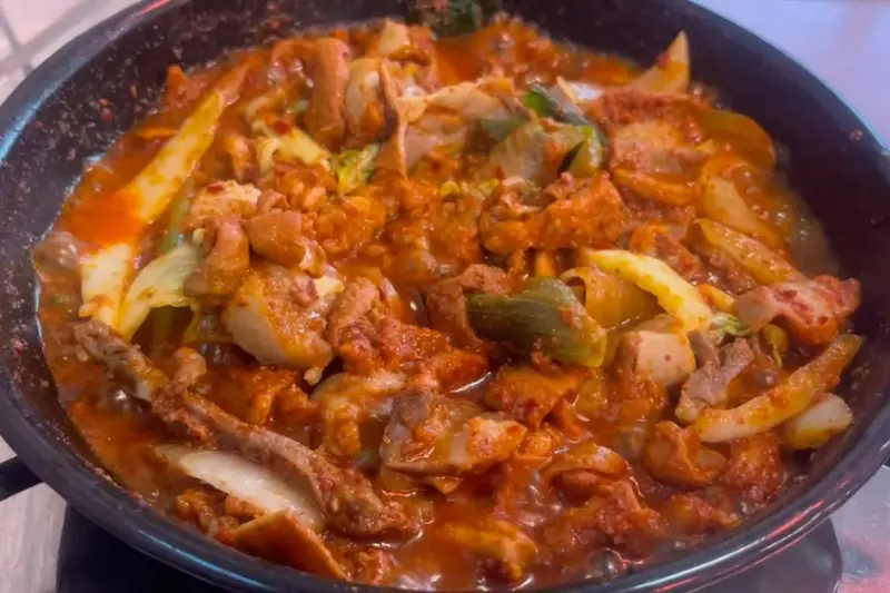 보글보글 끓고 있는 곱창전골