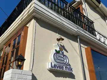 힙스터들의 성지, 행궁동 르븨밀크에서 맛보는 카이막 수원 디저트 맛집 투어!