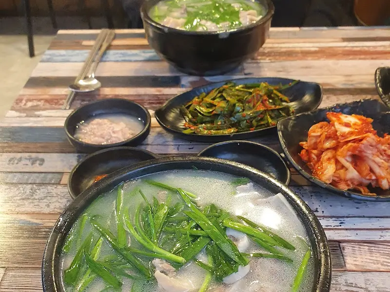 돼지국밥 한 상