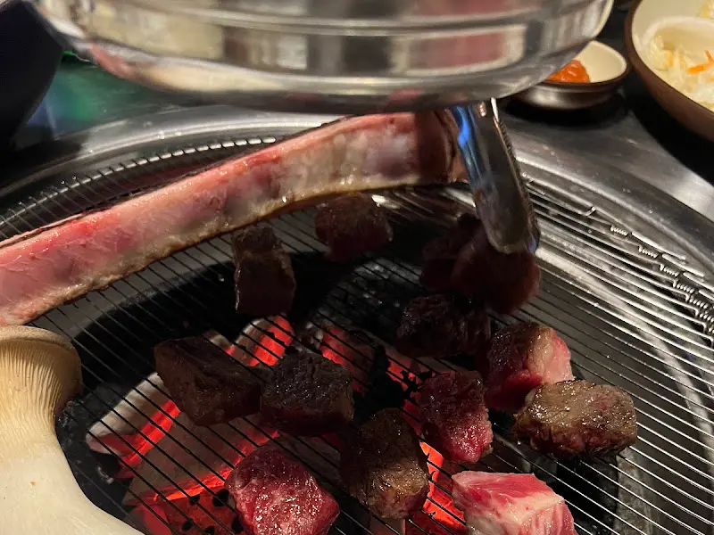 우대갈비와 칠게장 비빔밥