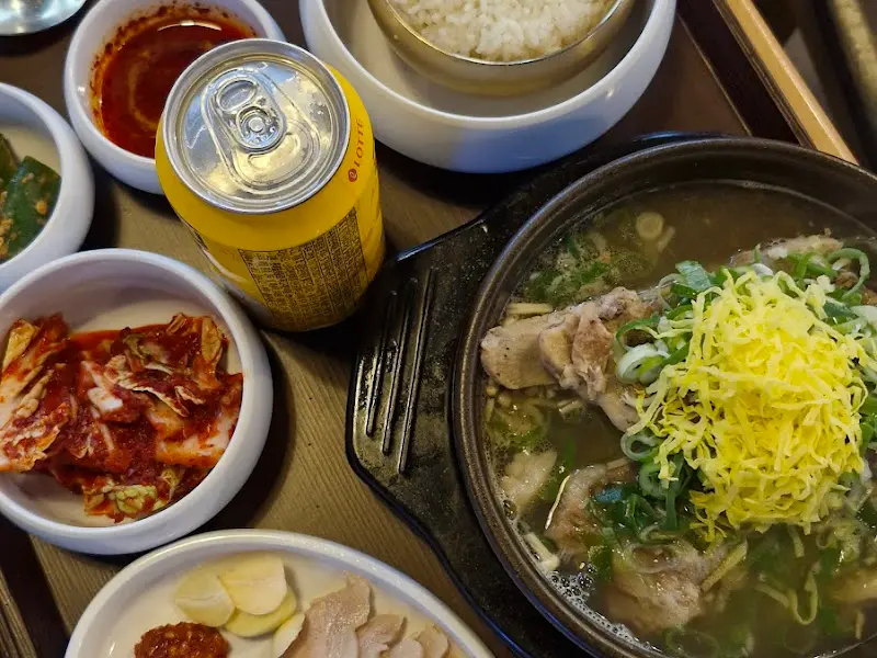 매콤한 비빔 칼국수