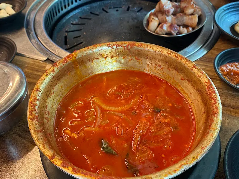 칼칼하고 시원한 김치찌개