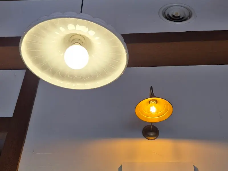 서관면옥 천장 조명