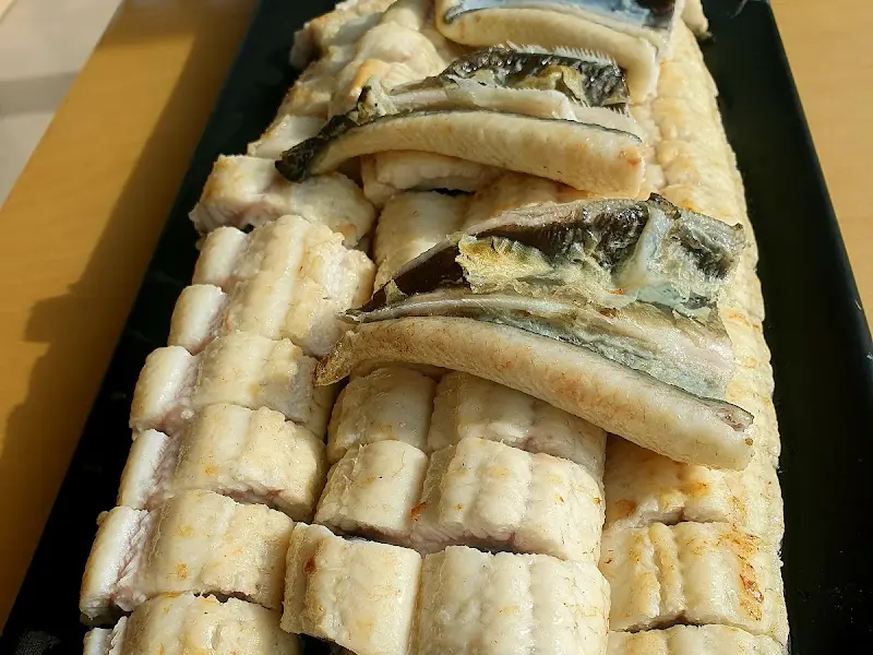 초벌된 장어의 모습