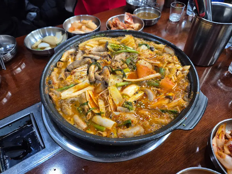 보글보글 끓고 있는 곱창전골